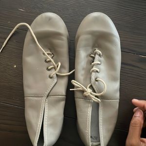 Tap dance shoes